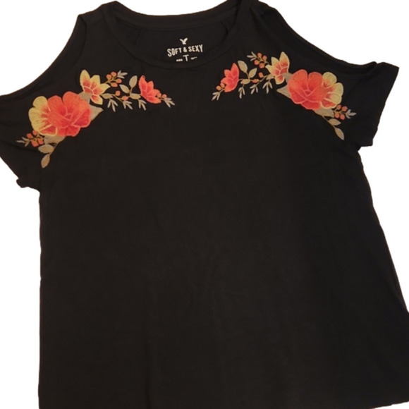Womens American Eagle black floral embroidered cut out shoulders top size Small. - Picture 14 of 14